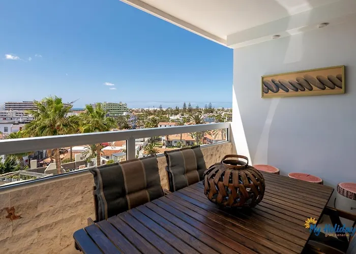 Esther's Sea View Apartament *